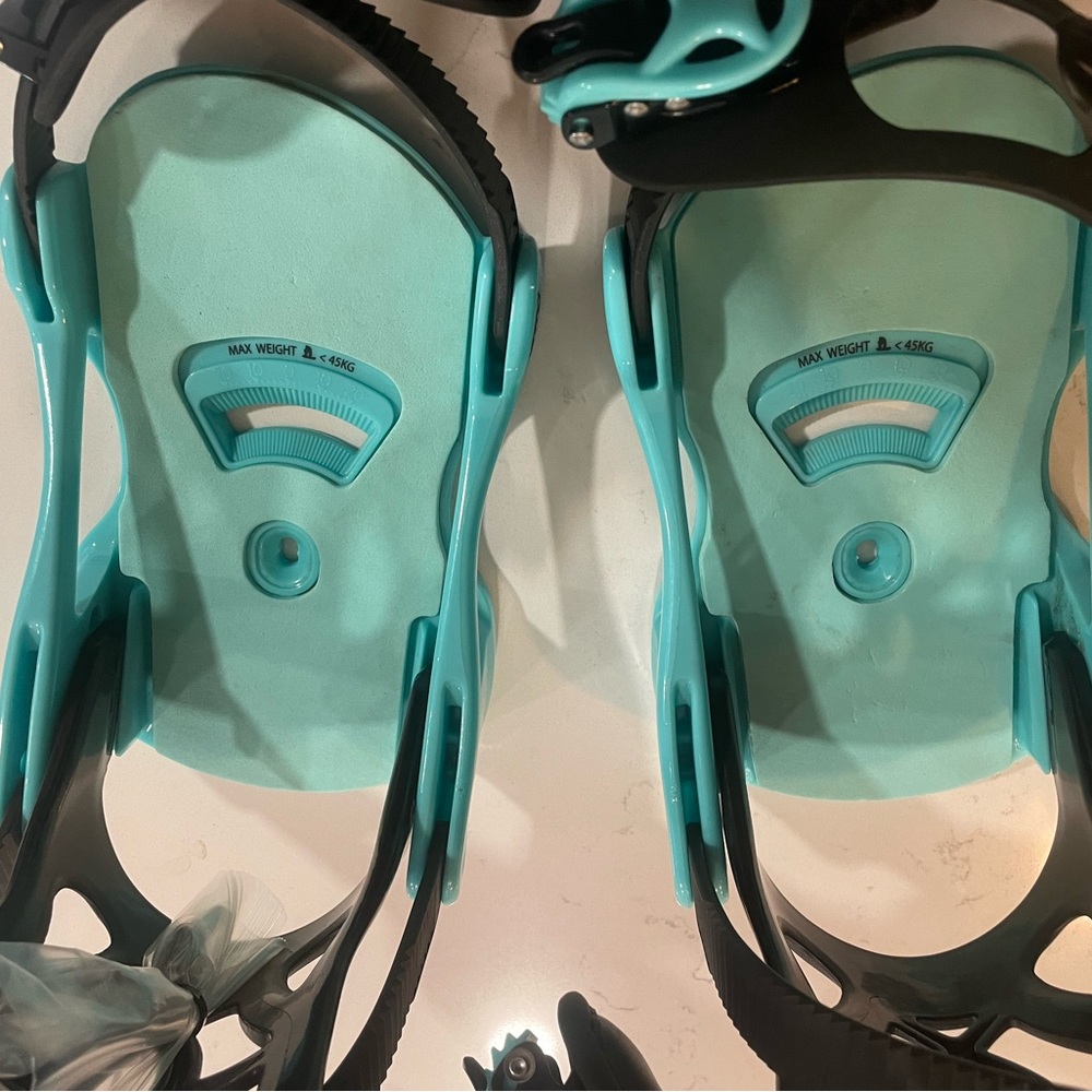 Youth small Salomon bindings